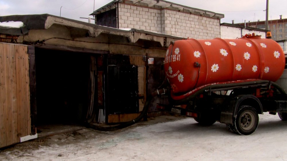 Гаражи ГСК-18 топит водой