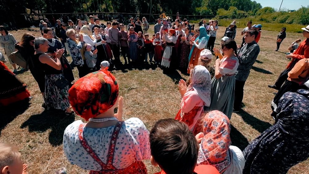 Традиции народов Южного Урала. Фильм 12. П. Рощино. Троица