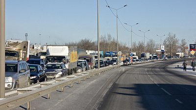 В Челябинске перед Новым годом ограничат движение большегрузов