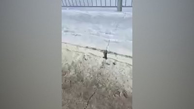 В Челябинской области сняли на видео треснувший мост