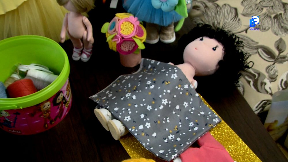 Мастерица из Миасса шьёт интерьерные игрушки