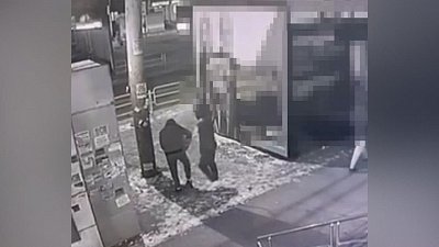 В Челябинске молодые люди украли из салона сотовой связи восемь телефонов