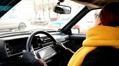 Жительница Миасса стала известным автоблогером