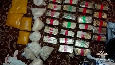 В Челябинской области поймали наркотоговцев, готовых продать 150 кг героина: оперативное видео