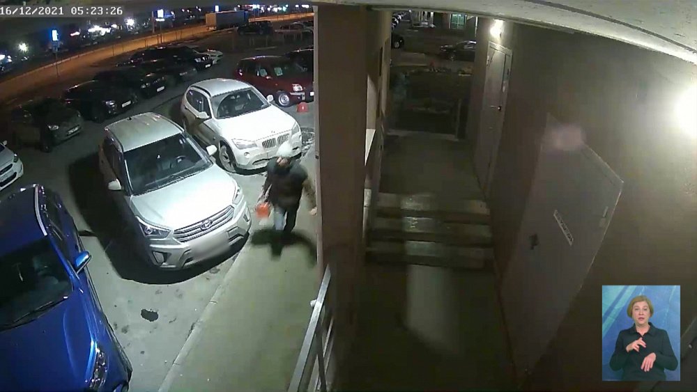 В Челябинске ищут вора аккумуляторов