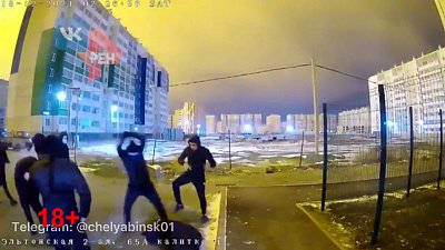 В Челябинске драка со стрельбой попала в объектив видеодомофона