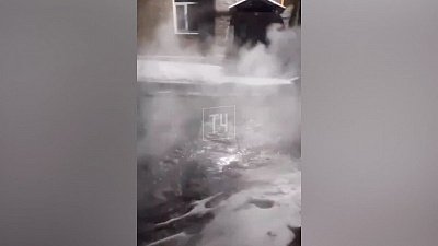 Коммунальная авария в Челябинске попала в объектив камеры