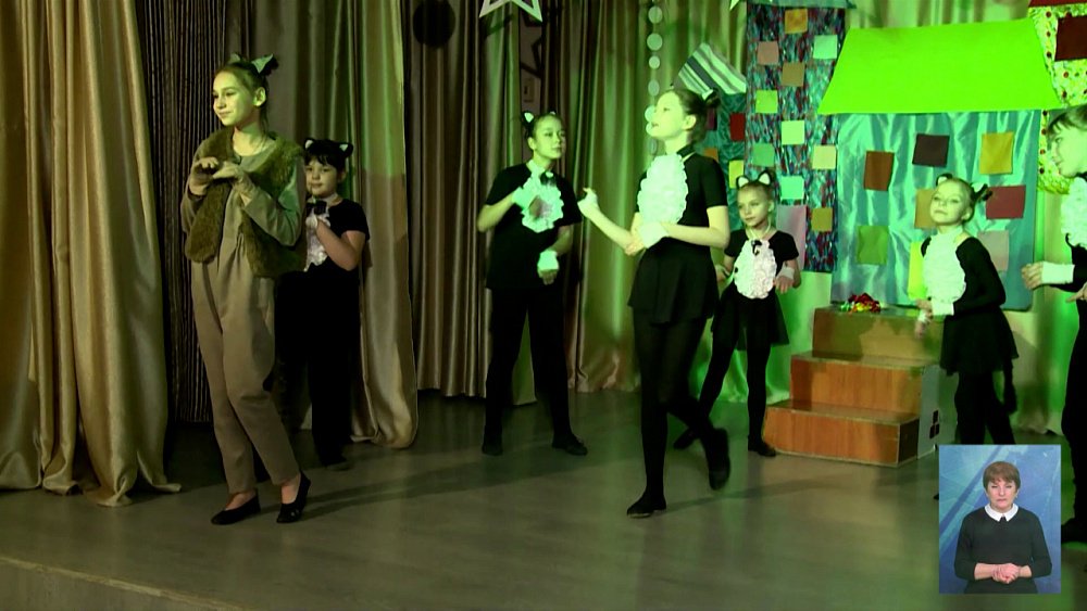 Дети поставили спектакль