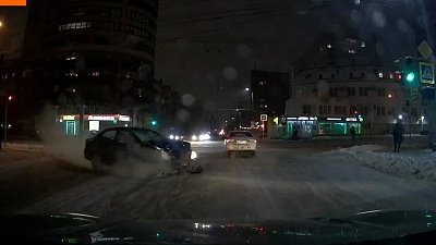 В Челябинске момент ДТП попал в объектив регистратора