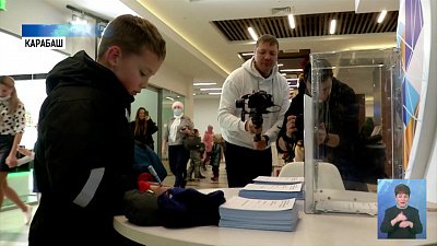 В Карабаше выбирают лучших учителя и врача