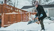 Почему уборка снега может привести к инфаркту