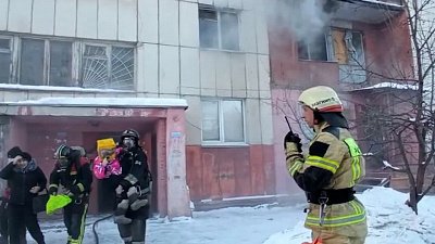 45 человек эвакуировали из горевшей многоэтажки в Магнитогорске