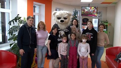 Хоккейный клуб «Трактор» принял участие в акции «Снеговики-Добряки»