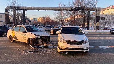 В Челябинске разыскивают свидетелей ДТП на улице Молодогвардейцев