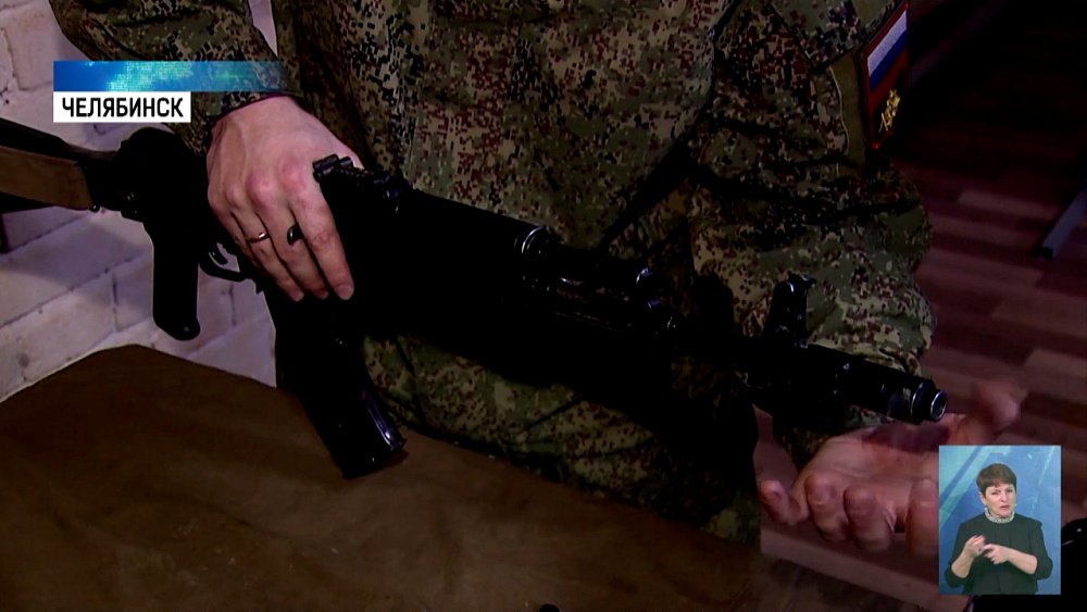 Детям провели экскурсию по военной комендатуре