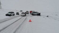 В лобовом столкновении автомобилей возле Магнитогорска погиб пассажир иномарки