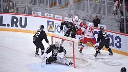 Хоккейный клуб «Трактор» одержал победу над «Локомотивом»