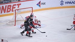 Хоккейный клуб «Трактор» одержал победу над «Локомотивом»