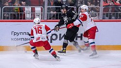 Хоккейный клуб «Трактор» одержал победу над «Локомотивом»