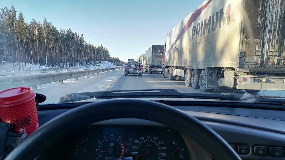 Трасса М-5 в Челябинской области встала в пробках после снятия ограничений