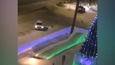 Челябинцы пожаловались на ночную дискотеку в ледовом городке