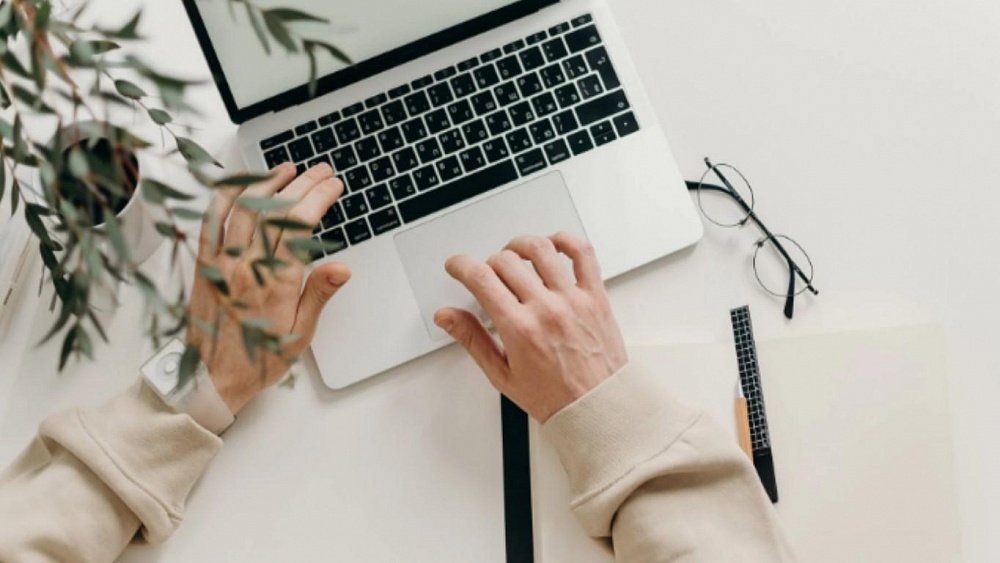 По каким причинам немеют руки