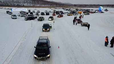 Миасцы участвуют в гонках на льду