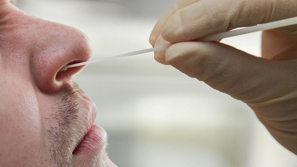 В Челябинске продолжают работу бесплатные пункты ПЦР‑тестирования на ковид