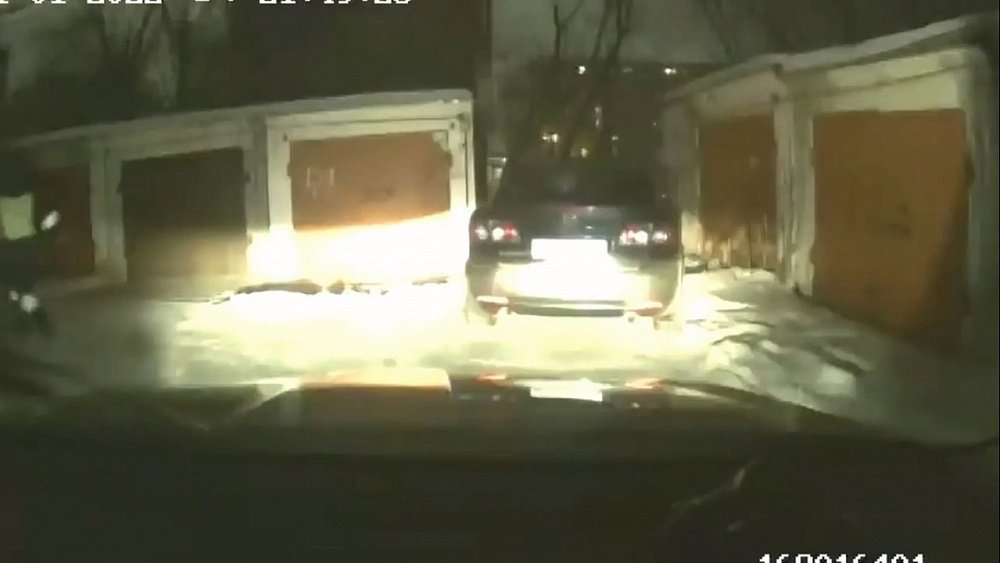 В Челябинске мужчина угнал автомобиль и пытался скрыться от полиции