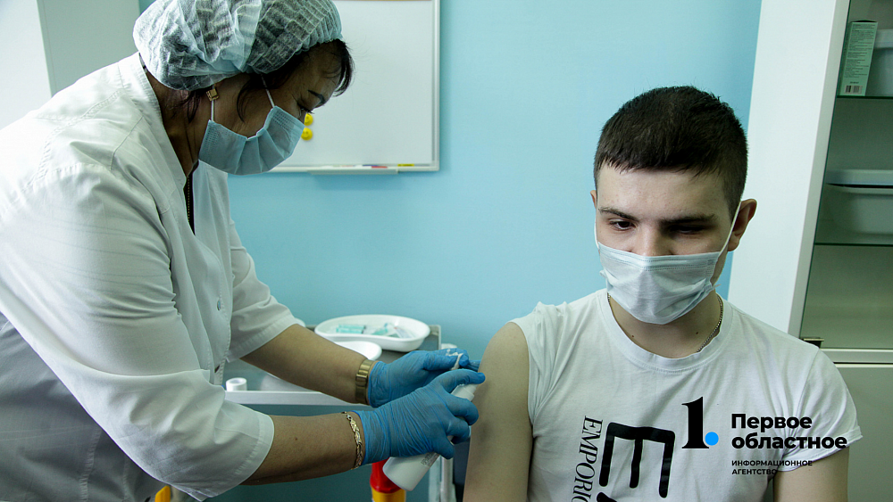 Центр Гамалеи готов выпустить в оборот вакцину от коронавируса для подростков