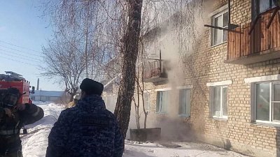 В Челябинской области сотрудники Росгвардии спасли мужчину на пожаре