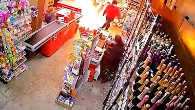 В Пласте мужчина поджег магазин бутылкой с горючим