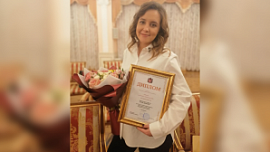 Продюсер радио «Business FM Челябинск» получила награду от губернатора Алексея Текслера Продюсер радио «Business FM Челябинск» получила награду от губернатора Алексея Текслера