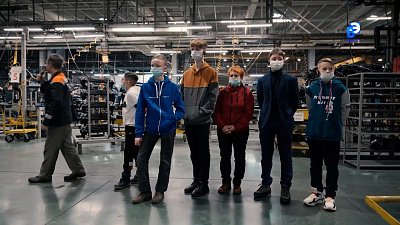 АЗ «Урал» принимает экскурсию робототехников