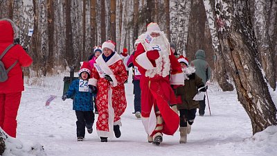 В Челябинске прошел забег Дедов Морозов