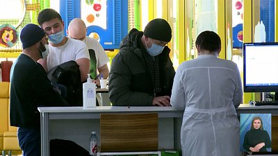 В центрах вакцинации наплыв желающих