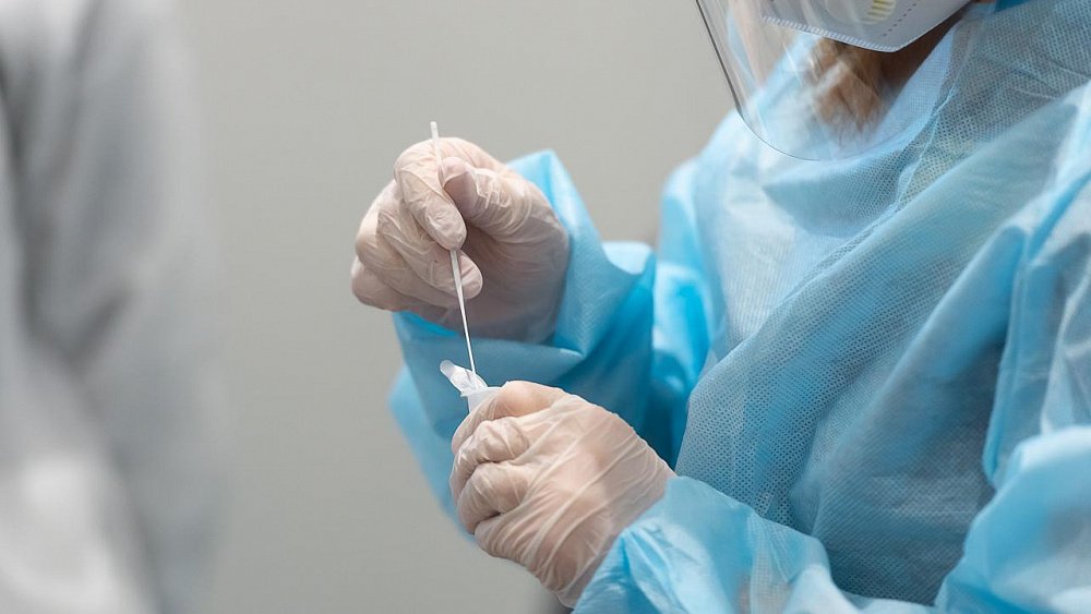 Челябинская область направила 235 проб в лабораторию Тюмени для выявления «омикрона»