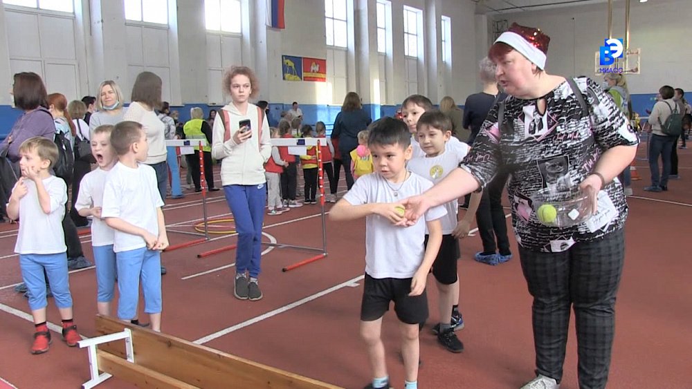 Юные миасцы участвуют в Весёлых стартах