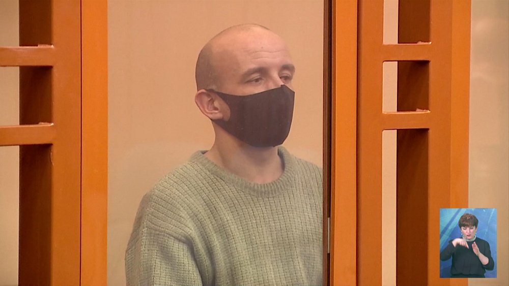 Судят отчима, который мог задушить падчерицу