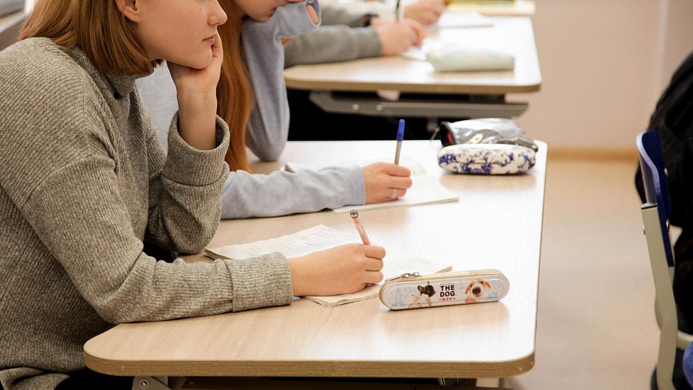 Стало известно, как будут работать школы Челябинска во вторую смену