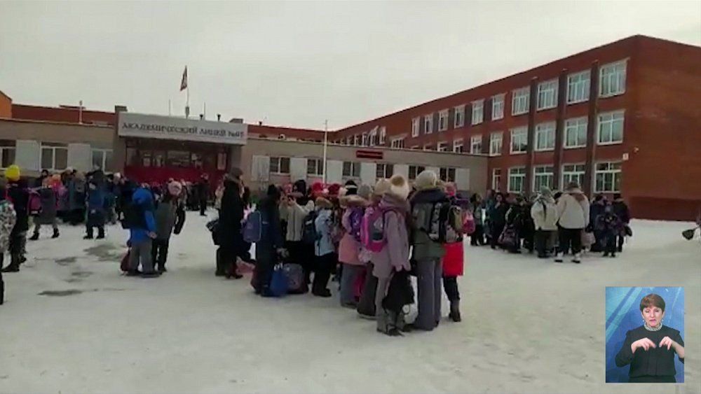 Все школы Челябинска эвакуировали