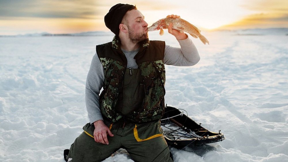 Магнитогорский фотограф развенчивает мифы о зимней рыбалке