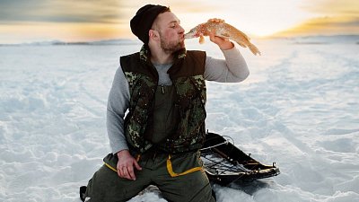 Магнитогорский фотограф развенчивает мифы о зимней рыбалке