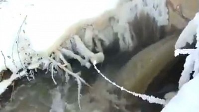 Челябинцы засняли слив в Шершни мутной воды