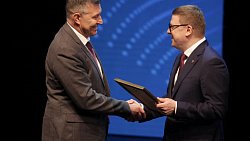 Алексей Текслер наградил сотрудников и партнеров торгово-промышленной палаты 