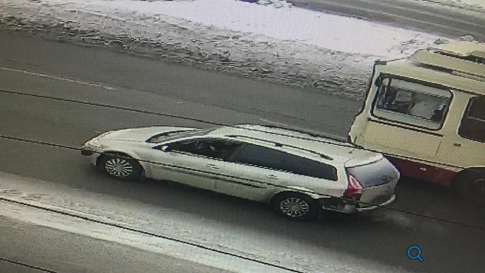 В Челябинске автомобилист избил водителя троллейбуса