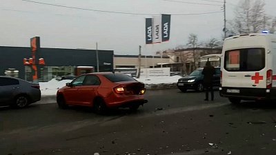 В Челябинске в ДТП столкнулись два легковых автомобиля