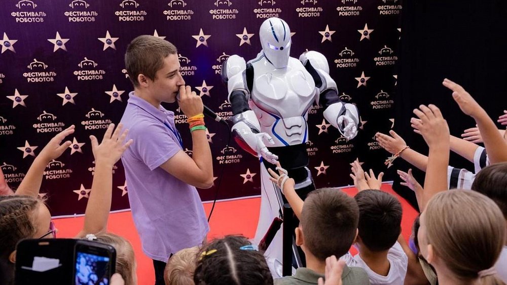 В Челябинске открылась выставка роботов