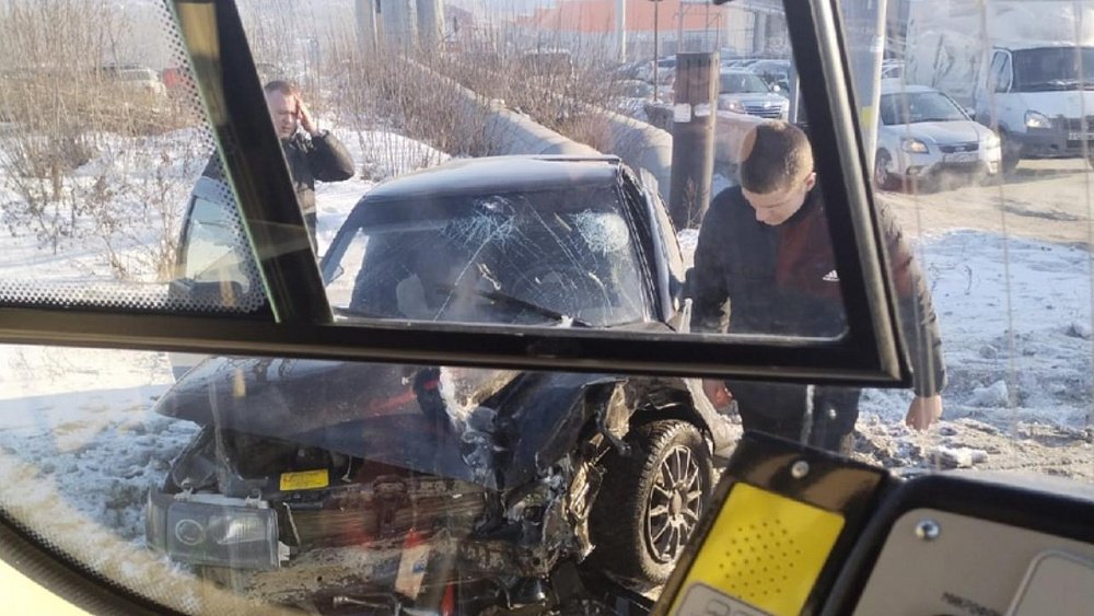 В Челябинске при столкновении двух авто пострадал пассажир ВАЗа