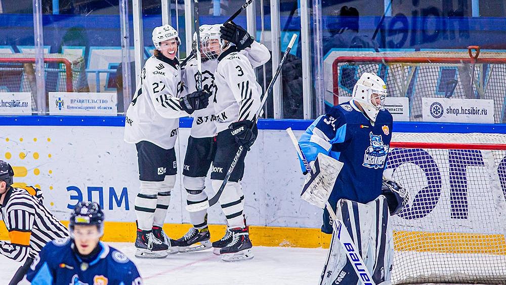 Хоккеисты челябинского клуба «Белые медведи» победили «Сибирских снайперов» в чемпионате МХЛ